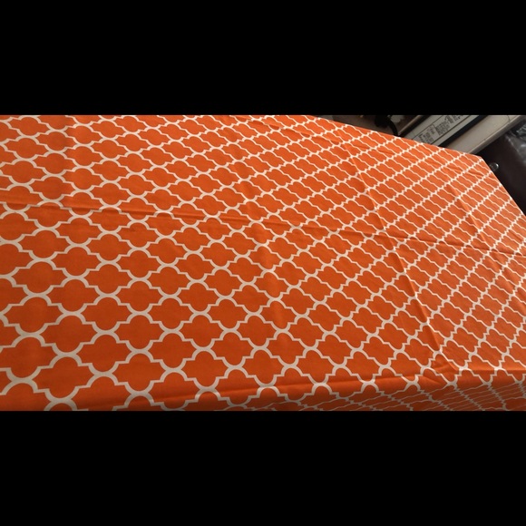 3 orange & white tablecloths - Picture 2 of 2